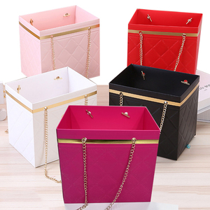 Scatola Quadrata per Fiori di San Valentino Personalizzata all'Ingrosso con Manico in Metallo, Scatola Pieghevole per Bouquet di Marca Famosa - Product Image 1