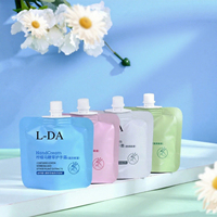 Pochette souple personnalisée imprimée pour emballage de crème pour les mains, petits sachets liquides PET/MOPP avec bec verseur