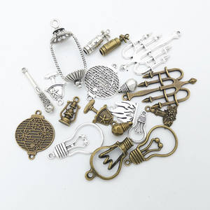 Pendentif personnalisé en métal logo lettre d'amour composants de bijoux sac à breloques en laiton vintage argenté doré accessoires Keychian - Product Image 3