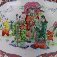 RZFA55-A Porcelaine peinte à la main de la période Kangxi, Famille Rose, motif figuratif sur fond rouge, double anse, céramique écologique faite à la main