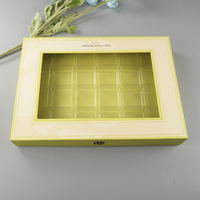 Emballage cadeau rectangulaire Boîtes à bonbons magnétiques au chocolat à la truffe blanche avec diviseur blister