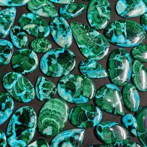 Lot de cabochons en chrysocolle et malachite, formes variées, pierres précieuses naturelles pour la fabrication de bijoux, pierres lâches certifiées légères, vente en gros Inde - Product Image 3
