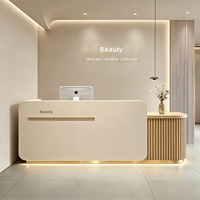 Comptoir de réception personnalisé pour magasin de vêtements féminins - Mobilier de bureau commercial minimaliste en cuir finition cuite