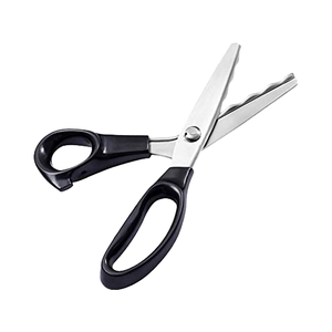 Ciseaux en acier inoxydable multi-usages pour la vente en gros, lames à bord partiellement dentelé, manche en plastique noir, pour artisanat et découpe DIY - Product Image 1