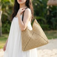 Dreieckige Stroh-Tragetasche Luxuriöse Raffia-Gewebte Strand-Schultertasche für Damen Großhandel Maßgefertigte Sommer-Bucket-Hobo-Handtasche