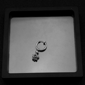 Nuevos Pendientes de Diseño Sencillo y Original con Pequeñas Flores Vintage, Pendientes Colgantes de Acero Inoxidable Unisex de Lujo Ligero, Joyería de Moda - Product Image 3