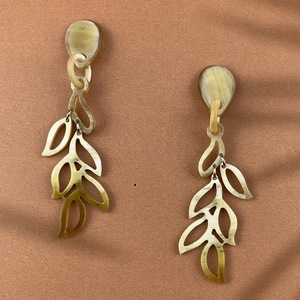 Gran oferta, pendientes de cuerno de búfalo naturales ecológicos, joyería chapada con piezas y dijes, estilo Hip Hop - Product Image 1