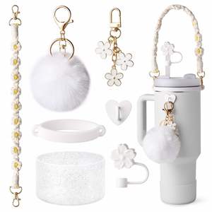 Cadena de flores con dije de corazón para botella de agua - Tapa de pajita Begonia, llavero de bola de peluche, accesorios para bebidas con certificación CE - Product Image 3