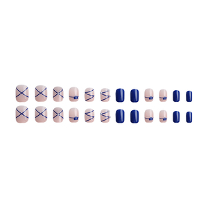 <span class=keywords><strong>Uñas</strong></span> postizas acrílicas al por mayor estilo Sleek Line Ins, color nude <span class=keywords><strong>azul</strong></span> <span class=keywords><strong>marino</strong></span>, <span class=keywords><strong>cortas</strong></span> cuadradas con pegamento de cristal, puntas de <span class=keywords><strong>uñas</strong></span> casuales para uso en los dedos. - Product Image 1