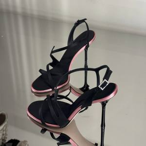 Escarpins noirs à talons aiguilles, nouvelle collection été 2026, style bout ouvert, bride unique, satin color block, élégants et polyvalents pour les rendez-vous - Product Image 3