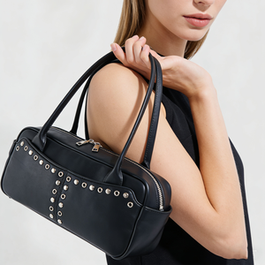 Bolso de Hombro con Ojales Plateados Estilo Punk, Diseño 2026 - Bolso Tote de Cuero PU Premium para Mujer - Bolso de Mano con Estilo Urbano y Atrevido - Product Image 3