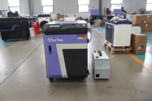 Máquina de <span class=keywords><strong>limpieza</strong></span> multifuncional láser de fibra 1500 Soldadura <span class=keywords><strong>Corte</strong></span> y <span class=keywords><strong>limpieza</strong></span> Eliminador de óxido de alta eficiencia <span class=keywords><strong>Limpieza</strong></span> Chasis de automóvil - Product Image 3