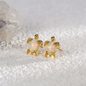 Pendientes de estilo bohemio con tortuga marina y ópalo, minimalistas de alta gama, para vacaciones en la playa, accesorios. - Product Image 3