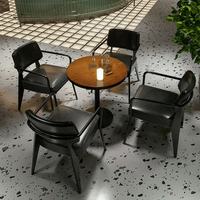 Ensemble de meubles de restaurant commercial et industriel : canapé, table à manger en métal, chaises, banquette pour cafés, hôtels et bars