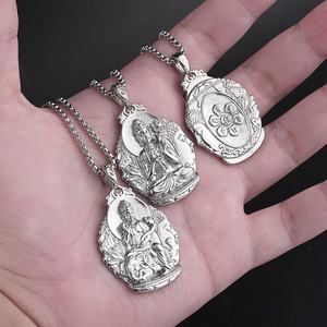 Collier pendentif totem bouddhiste vintage en acier inoxydable pour la fabrication de bijoux - Product Image 1