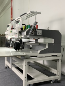 Machine à broder industrielle informatisée à plat, nouvelle, la plus vendue, haute précision, 2 têtes, 12 aiguilles, avec pompe à moteur pour casquettes de moteur - Product Image 6