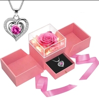 Collier éternel Boîte à bijoux Lumières LED pour la Saint-Valentin Fête des mères Pâques Noël Graduation Roses conservées Éternelles