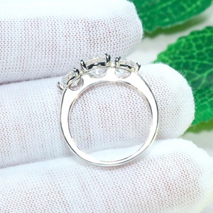 Nhẫn nữ 3 viên đá bán chạy, bạc 925, màu trắng, kiểu tròn cắt sáng, VVS, bộ ba 1.2ct Moissanite, làm quà tặng - Product Image 2