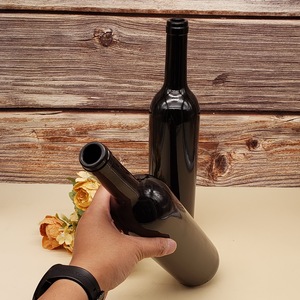 Botella de Vino de Vidrio de Lujo al por Mayor, Botella de Vidrio Negra con Corcho de Madera para Vino Tinto y Bebidas Alcohólicas, 500 ml, 750 ml - Product Image 5