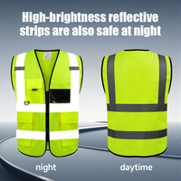 Gilet de sécurité industriel réfléchissant Classe 2 avec porte-badge multipoches et passant pour micro, livraison rapide personnalisée