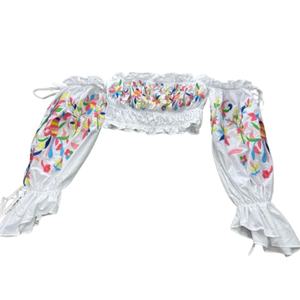 Top Corto de Verano 2025 para Mujer, Diseño OEM, Bordado, Ajustado, de Manga Larga y Hombros Descubiertos - Product Image 1