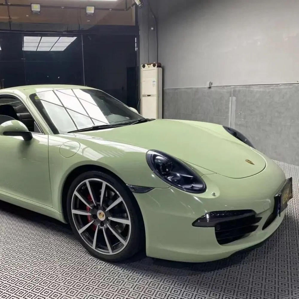 WET GLOSS LIME GREEN