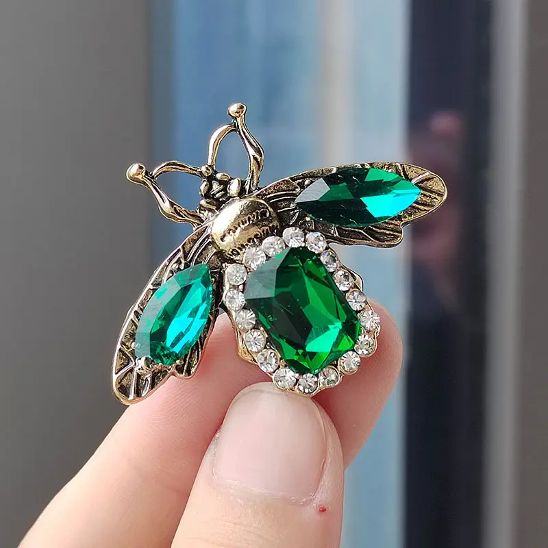 Gorgeous And Fashionable Baroque Style Rhinestone Bee Brooch Unique Insect Brooch Women'S Retro Court Formal Alloy Accessories