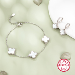 <span class=keywords><strong>925</strong></span> Sterling Bạc Bốn Lá Clover Quyến Rũ Vòng Đeo Tay Vàng Tốt Mạ Hoa Mô Hình <span class=keywords><strong>Bangle</strong></span> Vòng Cổ Cho Cô Gái Món Quà Trang Sức <span class=keywords><strong>Set</strong></span> - Product Image 5