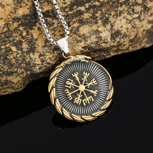 Yunnique – collier avec pendentif Dragon Triquetra Viking en acier inoxydable pour hommes, design géométrique, bijoux cadeau - Product Image 2