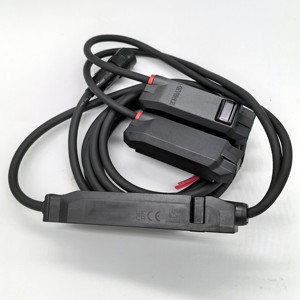 Capteur de débit micro à fixation par pince KEYENCE FD-XS8, 8 L/min, origine Japon, neuf - Product Image 1
