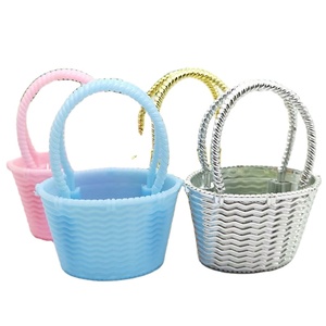 Vente en gros de panier d'épicerie portable en plastique mignon conteneur de <span class=keywords><strong>dragées</strong></span> en forme de boîte d'emballage de bonbons baptême de mariage décor de fête de douche de bébé - Product Image 1