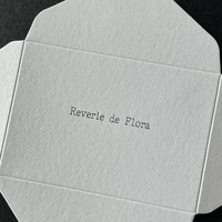 Papier texturé effet serviette avec grain de fibres naturelles pour l'impression de luxe d'enveloppes, d'invitations et de cartes de visite