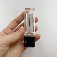 12.1mm 12.7mm Conteneur d'emballage de tube de rouge à lèvres carré classique noir et ruban avec capuchon transparent