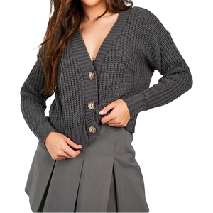 Cardigan en tricot ample à col en V boutonné pour femme, couleur unie, style décontracté, tricoté à grosses mailles, vente en gros - Product Image 1