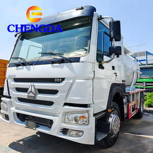 Nuovo Autocisterna Sinotruk HOWO 4x2 da 8m3 10m3 con Potente Pompa a Vuoto per Servizio di Pulizia Fosse Settiche - Product Image 4