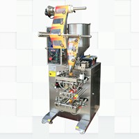 Machine voor het vullen van dikke vloeistoffen met suspensievulling voor fruitpulp, nectar, puree, mango, guave in zakjes