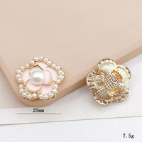 Fleur de perles en grappe multicouche avec perles de rocaille pour sabots d'été perforés et ornements anti-poussière pour téléphones portables