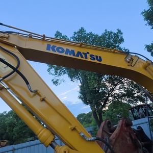 Excavatrice hydraulique sur chenilles Komatsu PC130 d'occasion de 13 tonnes avec peu d'heures de fonctionnement, adaptée à une utilisation agricole et domestique - Product Image 3