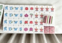 Jeu de tuiles de Mahjong florales en quartz rose avec dos en marbre, 3 couches d'acrylique gravé, cadeau pour femmes, soirée de jeu en famille, logo personnalisé OEM