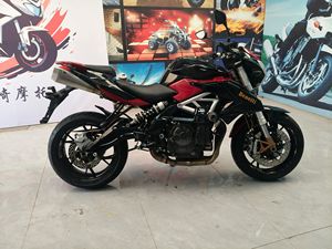 Motocyclette à essence d'occasion Benelli Huanglong, quatre cylindres, refroidie par eau, 600 cm³ - Product Image 5
