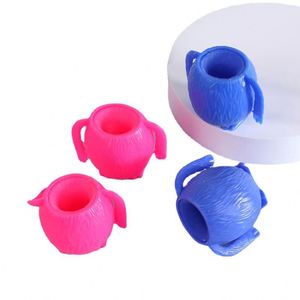 ของเล่นบีบคลายเครียดรูปมอนสเตอร์สีน้ำเงินและแดง ขนาด 13 ซม. รุ่นใหม่ ตลกๆ ทำจากซิลิโคน สำหรับเด็ก ผู้ใหญ่ และเพื่อนๆ อายุ 6 ปีขึ้นไป - Product Image 2