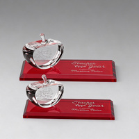 Trophée Pomme en Cristal Style Mode Noble avec Base Rouge pour Souvenirs et Artisanat en Cristal - Collection en Gros