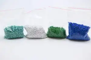 Masterbatch 30-50% Pigmento para Produtos de Plástico Pp Cor Verde/Vermelho/Amarela/Azul/Laranja de Melhor Qualidade