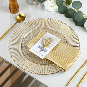 Caricabatterie in vetro per festa nuziale di lusso da 13 pollici con decorazione in cristallo con motivo a strisce dorate - Product Image 6