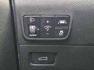 S Key 2021 BLANCO, Marca Coreana K5, 3ra Generación, Sedán a Gasolina, Navegador de 10.25 Pulgadas, Cámara, BSD, LDWS, Panel Digital, Estacionamiento Remoto - Product Image 3