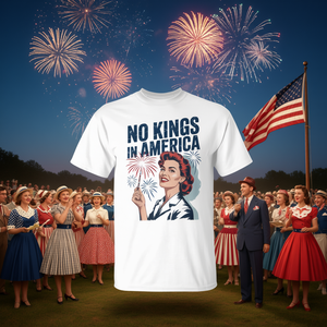 Camiseta retro de Estados Unidos de No Kings In America - Product Image 3