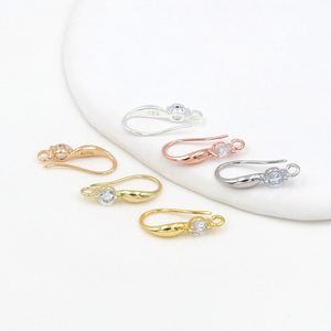 Ganchos para orejas en forma de U chapados en oro de 18 quilates, cobre con circonita de 4 mm para la fabricación de pendientes A02 - Product Image 4