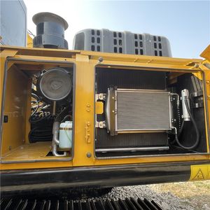 Excavadora Usada Sany SY215C de Tamaño Mediano con Motor y Caja de Cambios Potentes, Control Suave, Modelo 2023 para Trabajos de Excavación - Product Image 4