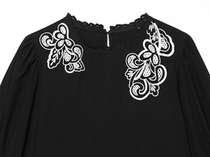 Rundhals-Oberteil mit Halben Ärmeln in Schwarz, Stickerei und Schnürung, Lässige Modische Bluse für Damen - Product Image 3