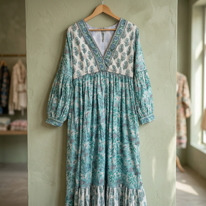 Robe longue bohème faite main en coton imprimé au bloc, multicolore et brodée, style décontracté, idéale pour l'été, fabriquée en Inde - Product Image 2